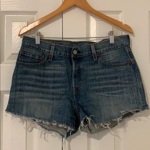 Levi’s 501 Cut-Off Shorts